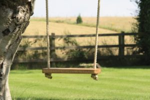 Personalised-childrens-garden-tree-swing-makemesomethingspecial.co.uk
