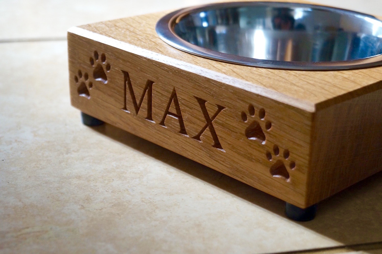 engraved-oak-dog-bowl-makemesomethingspecial.com