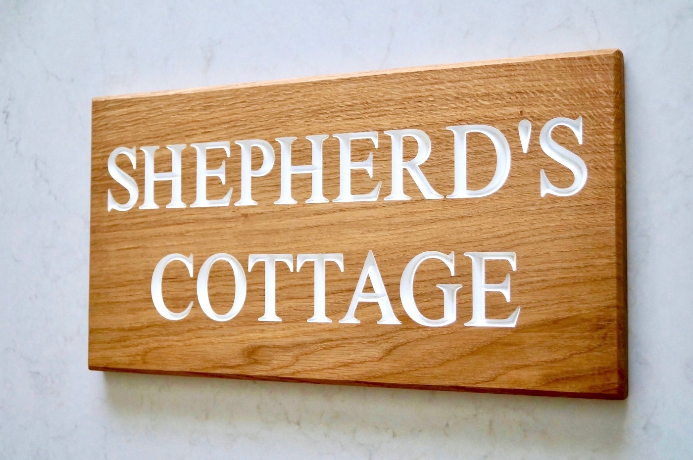 oak-sign-with-white-letters-makemesomethingspecial.com