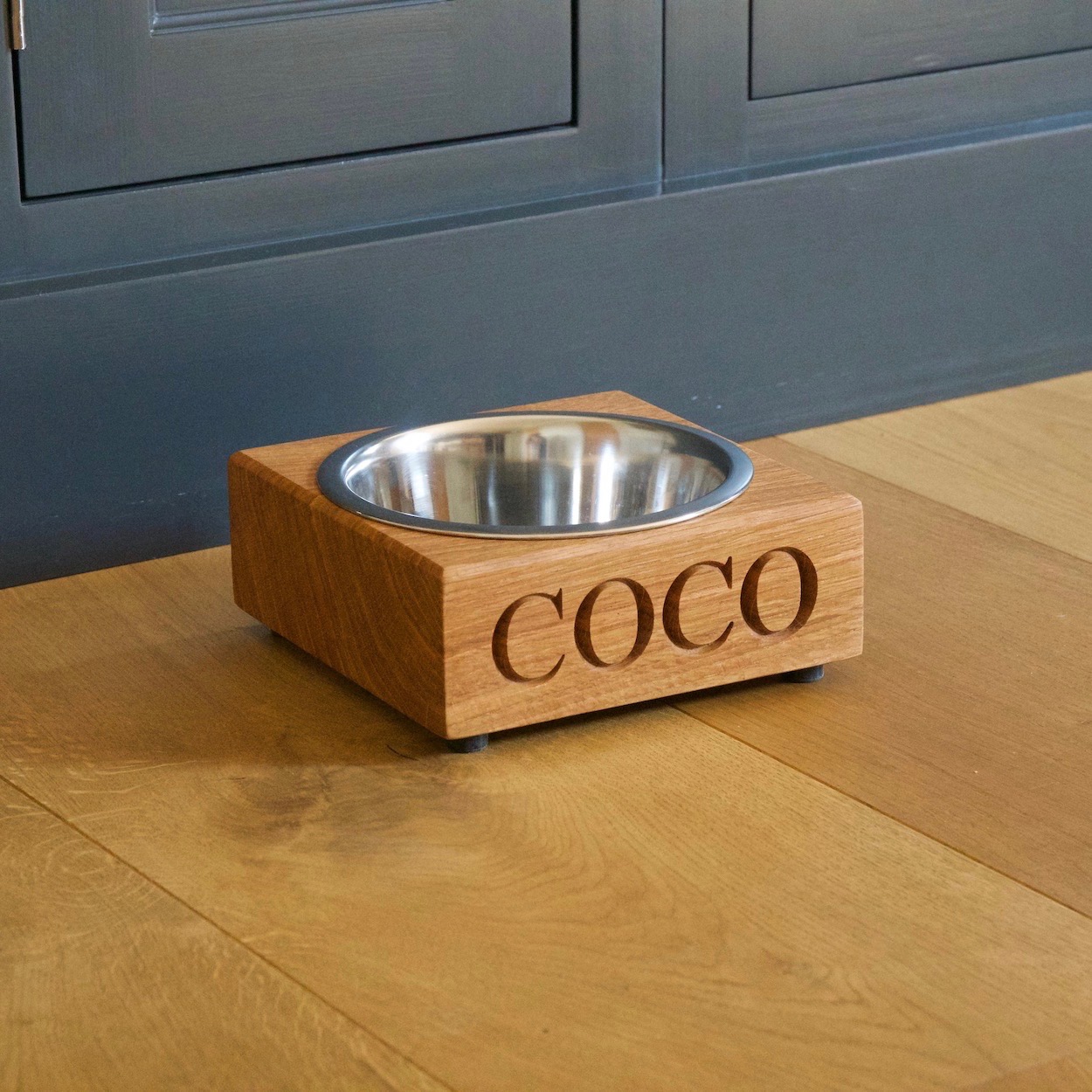 personalised-oak-dog-feeding-bowl