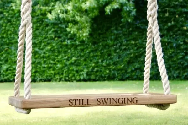 personalised-oak-garden-swing-makemesomethingspecial.com