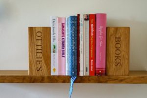 personalised-wooden-bookends-makemesomethingspecial.co.uk