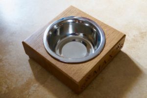 personalised-wooden-dog-bowl-makemesomethingspecial.com