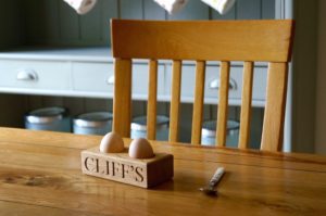 personalised-wooden-egg-cup-makemesomethingspecial.com