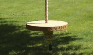 round-personalised-tree-swing-seats-makemesomethingspecial.co.uk