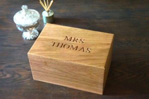 engraved-oak-boxes-makemesomethingspecial.co.uk