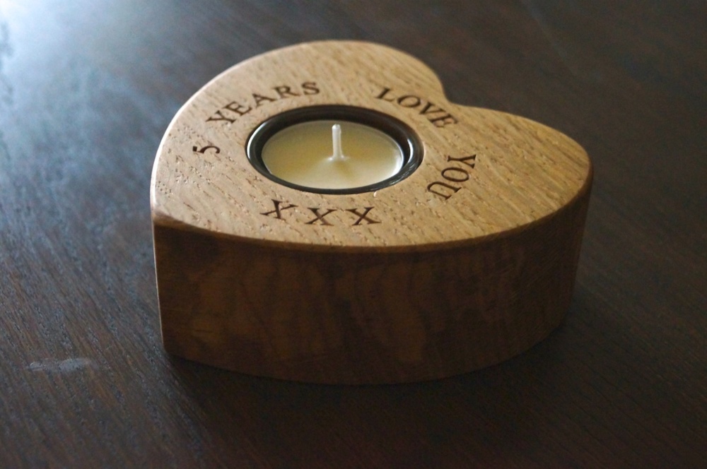 Stunning Oak Heart Shaped Tea Light Candle Holder