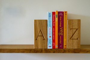 personalised-wooden-book-ends-makemesomethingspecial.co.uk