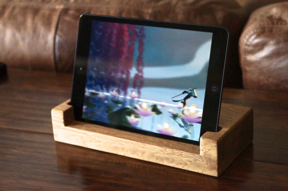 ipad-tablet-wooden-holder