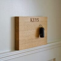 engraved-oak-magnetic-key-racks