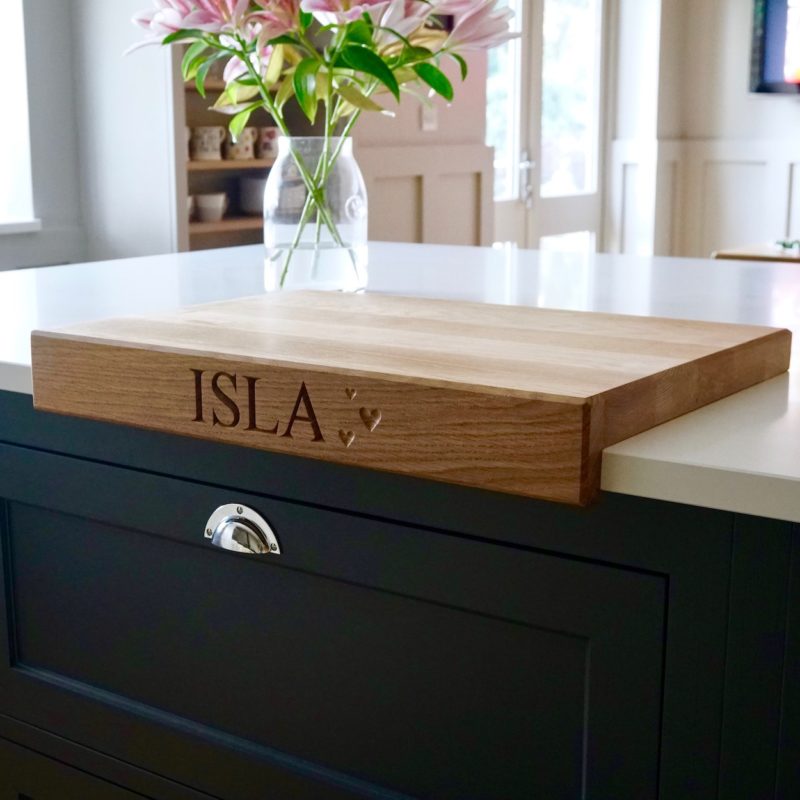 personalised-oak-chopping-board-with-lipped-edge