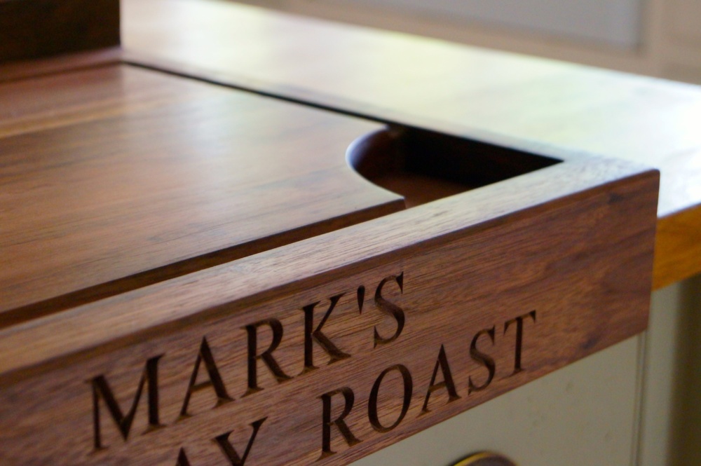 personalised-walnut-carving-board-with-lip-makemesomethingspecial.co.uk
