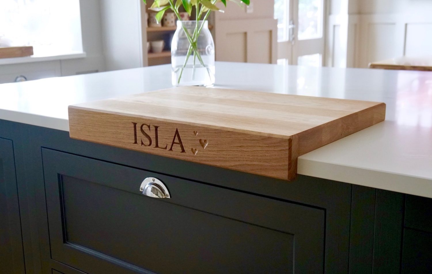 personalised-wooden-chopping-board-with-lip