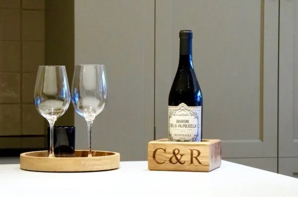 engraved-wooden-wine-bottle-stands