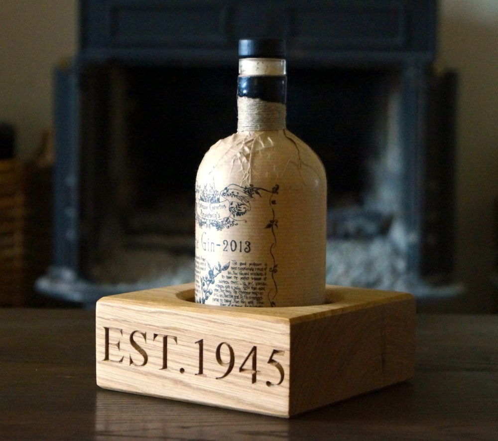 personlaised-wooden-bottle-stand-makemesomethingspecial.co.uk