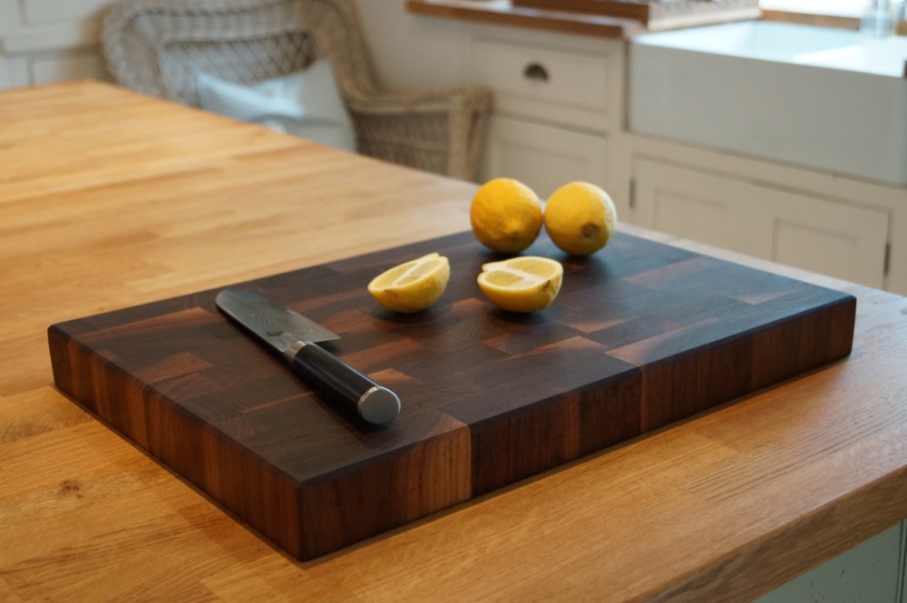 handmade-end-grain-walnut-chopping-board-makemesomethingspecial.co.uk