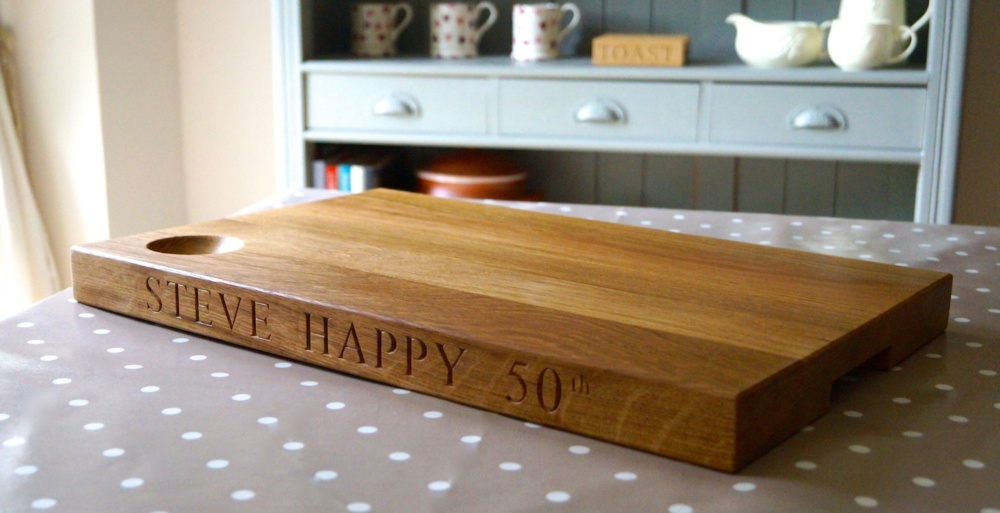 Personalised Oak Chopping Boards by Makemesomethingspecial.com