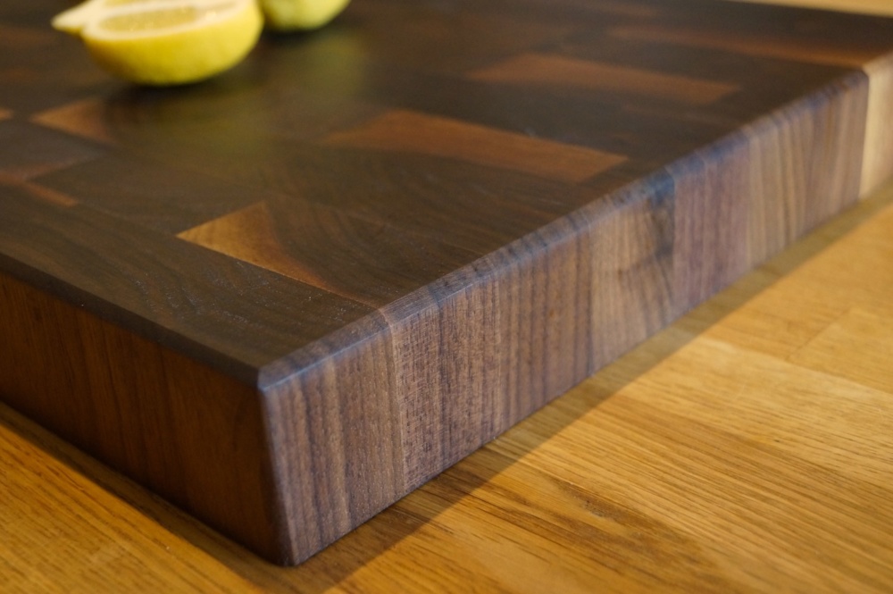 walnut-end-grain-chopping-block-makemesomethingspecial.co.uk