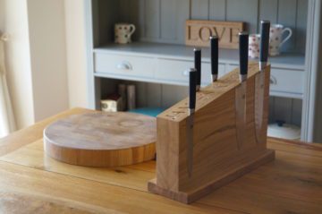 magnetic-oak-knife-stand-makemesomethingspecial.co.uk