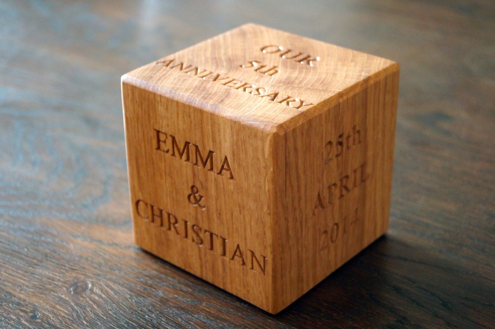 personalised 5th wedding anniversary gifts