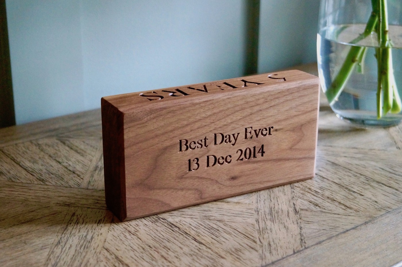 personalised-wooden-paper-weight