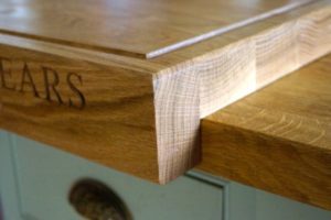 chopping-board-with-over-hang-makemesomethingspecial.co.uk