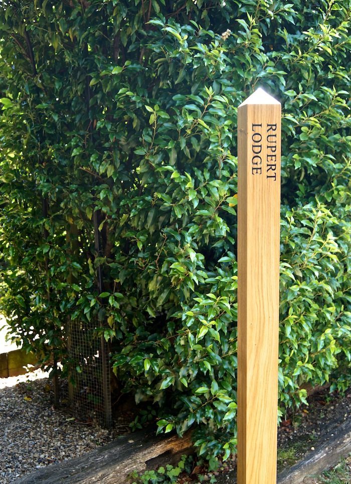 wooden-sign-posts-uk-makemesomethingspecial.co.uk