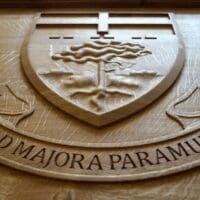 carved-crest-in-oak-makemesomethingspecial.co.uk