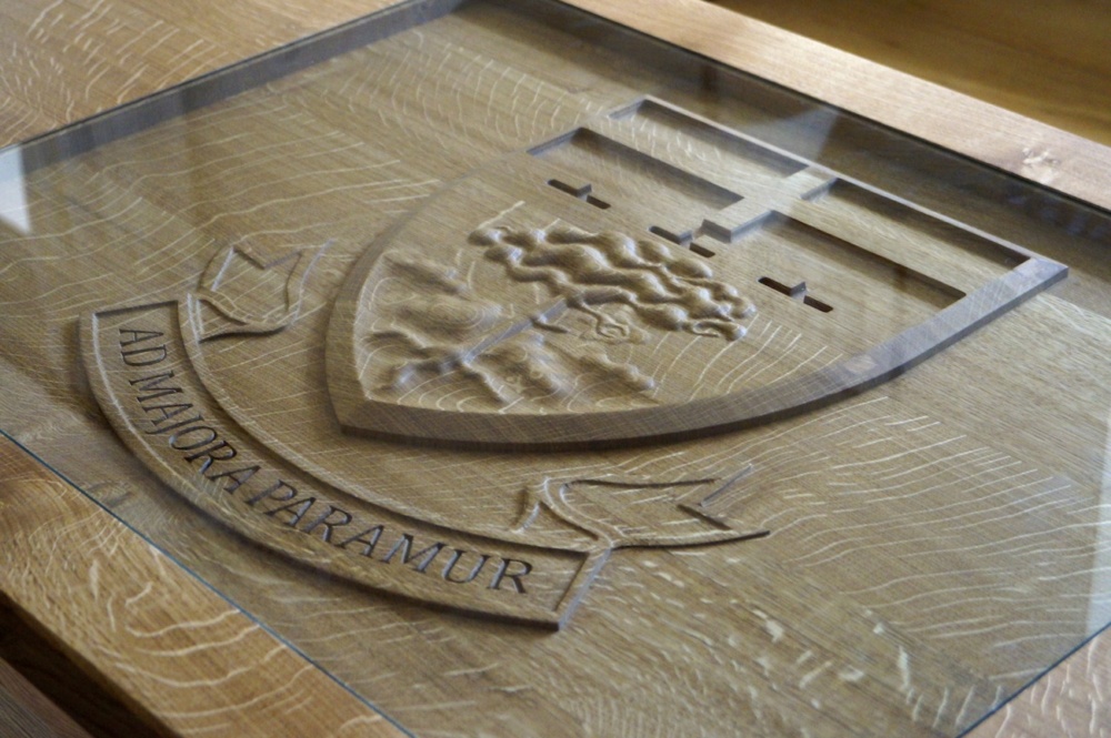 coat-of-arms-engraving-makemesomethingspecial.co.uk