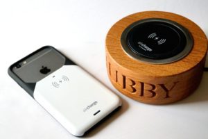wooden-wireless-charger-for-iphone-makemesomethingspecial.co.uk