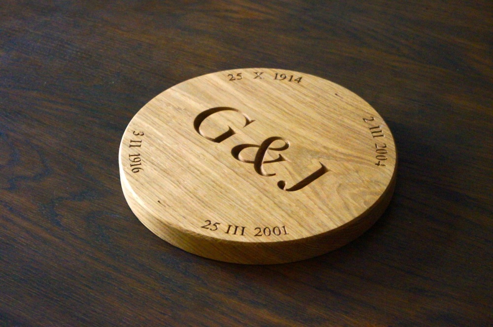 Personalised Round Wooden Plaque from MakeMeSomethingSpecial.com