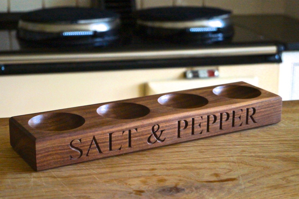 bespoke-wooden-salt-and-pepper-bowls-makemesomethingspecial.co.uk