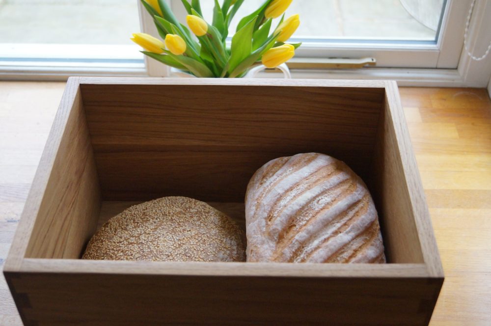 wooden-bread-bins-uk-makemesomethingspecial.co.uk