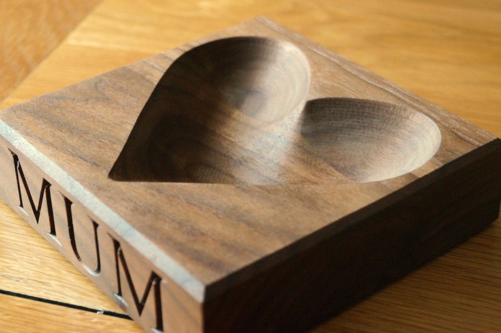 wooden-heart-bowl-makemesomethingspecial.co.uk