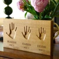 personalised-wooden-hand-print-impressoin-plaque