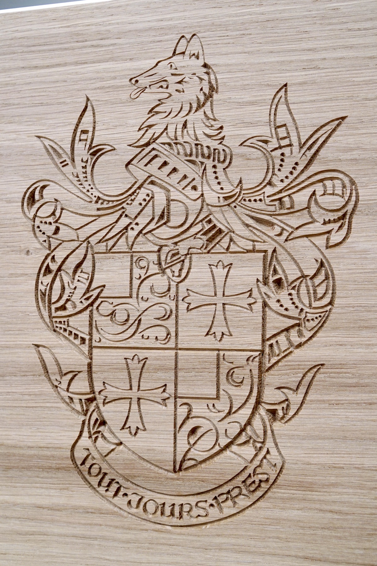 carved-crest-in-oak