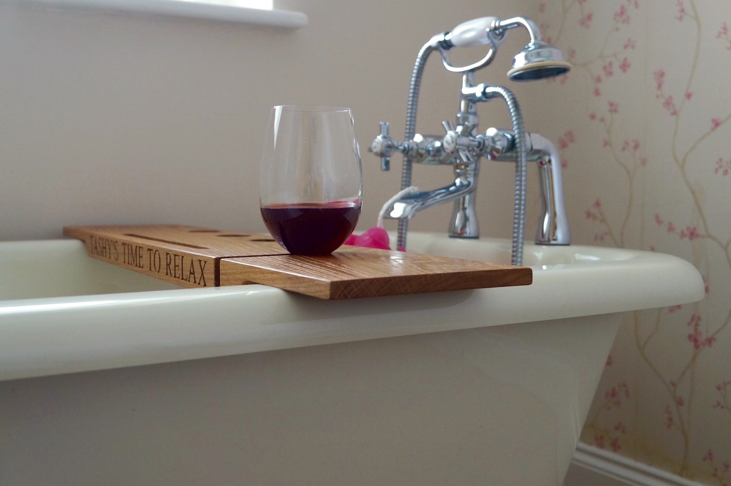 personalised-oak-bath-rack-glass-holder-makemesomethingspecial.com
