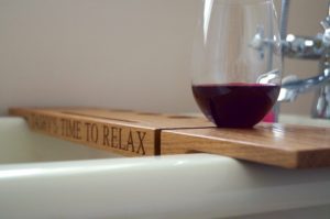 personalised-wooden-bath-tray-glass-holder-makemesomethingspecial.com