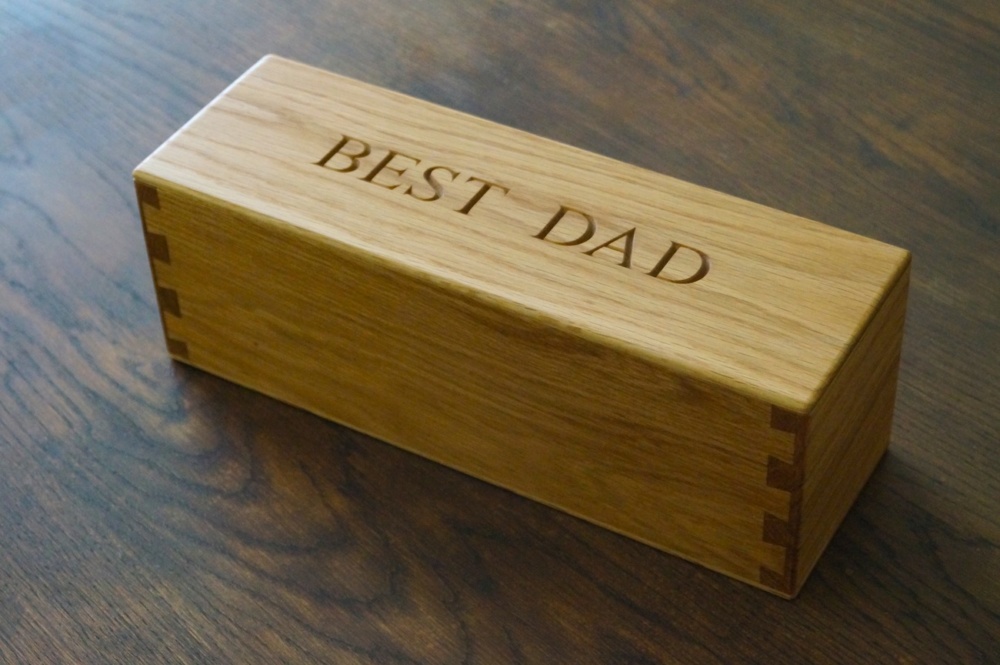 personalised-wooden-wine-box-makemesomethingspecial.co.uk