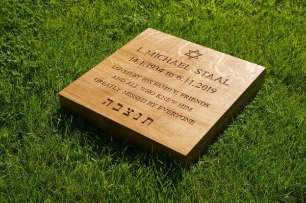 personalised-memorial-markers