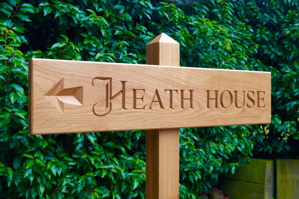 Free Standing House Signs With Arrow, Wooden Arrow Signs Uk