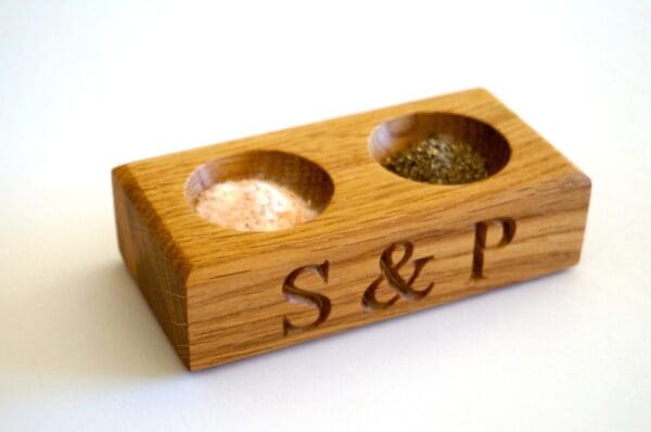 engraved-mini-salt-and-pepper-bowls-makemesomethingspecial.co.uk