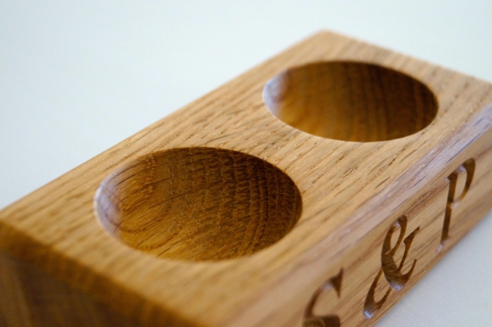 personalised-wooden-salt-and-pepper-finger-bowls-makemesomethingspecial.co.uk
