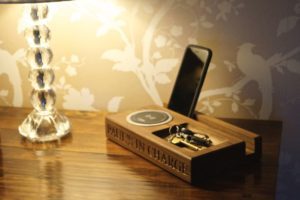 personalised-wooden-smartphone-charger-desk-organisers-makemesomethingspecial.co.uk
