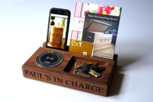 wireless-walnut-smartphone-charger-makemesomethingspecial.co.uk
