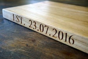 personalised-oak-chopping-boards-makemesomethingspecial.co.uk