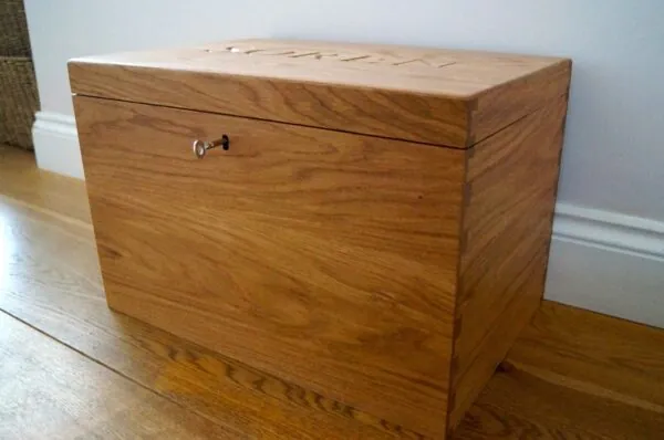 lockable-oak-memory-box-makemesomethingspecial.co.uk