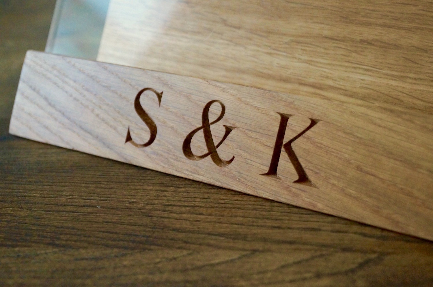 personalised-bookstand-makemesomethingspecial.com