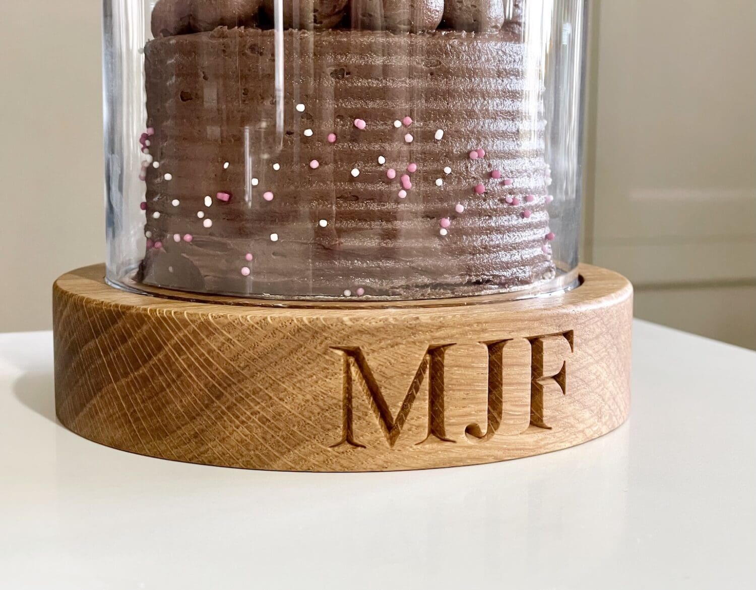 mini-cake-stand-oak-engraved