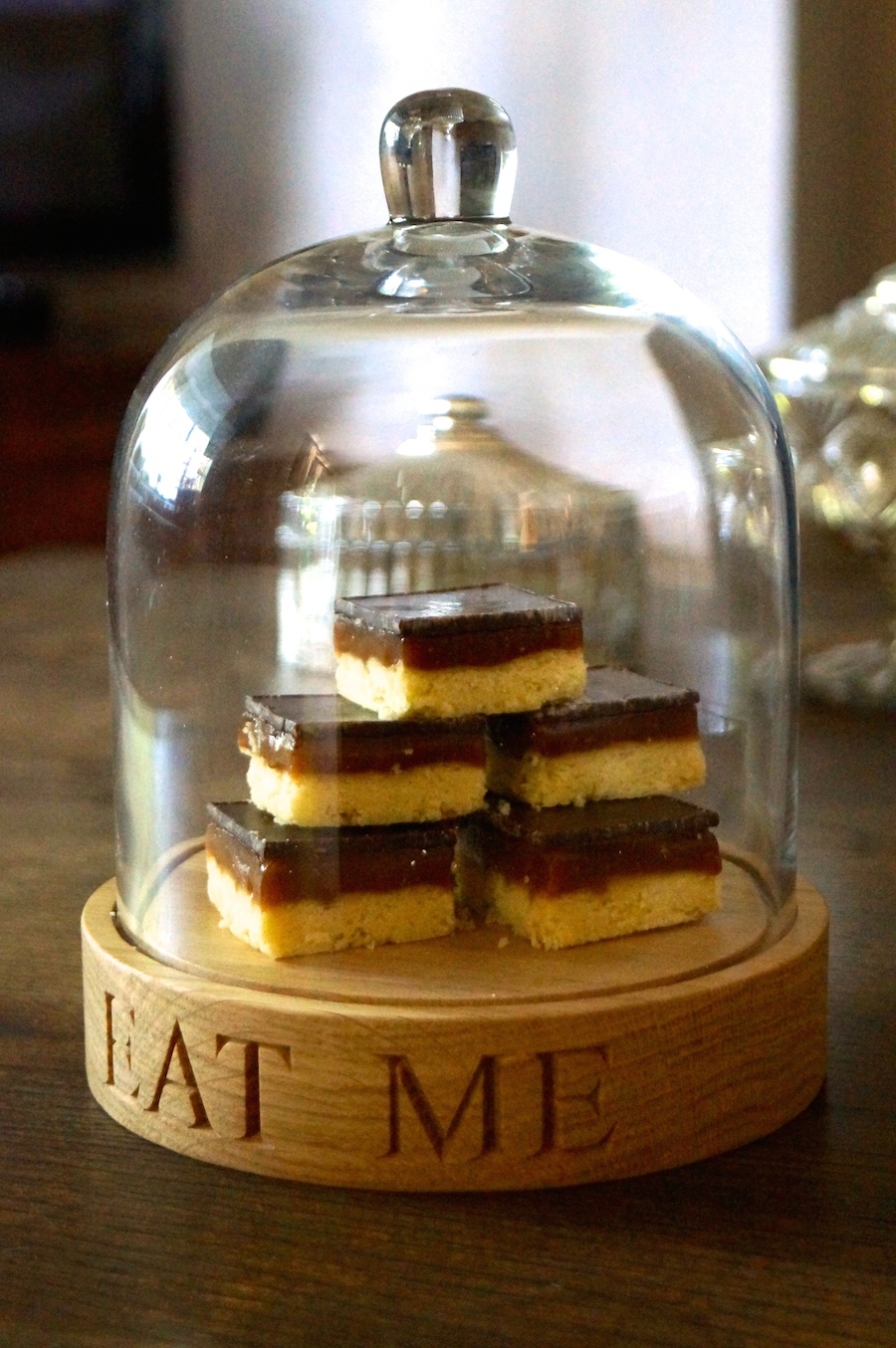 mini-wooden-cake-stand-makemesomethingspecial.co.uk